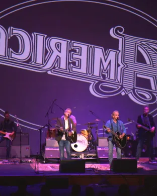 America - The Band Des Moines