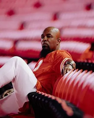 Tech N9ne Clive